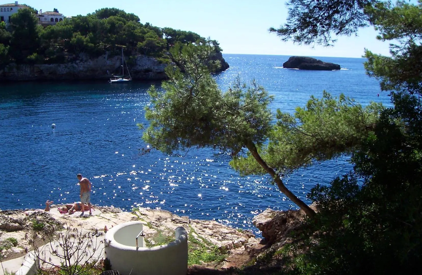 Waterfront Apartment 'Maria'. Pool. Wifi Santanyi 0*,  Spanje