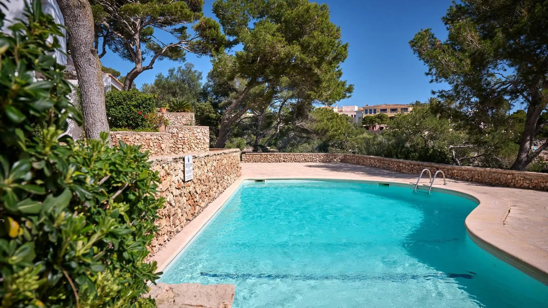 Waterfront Apartment 'Maria'. Pool. Wifi Santanyi 0*,