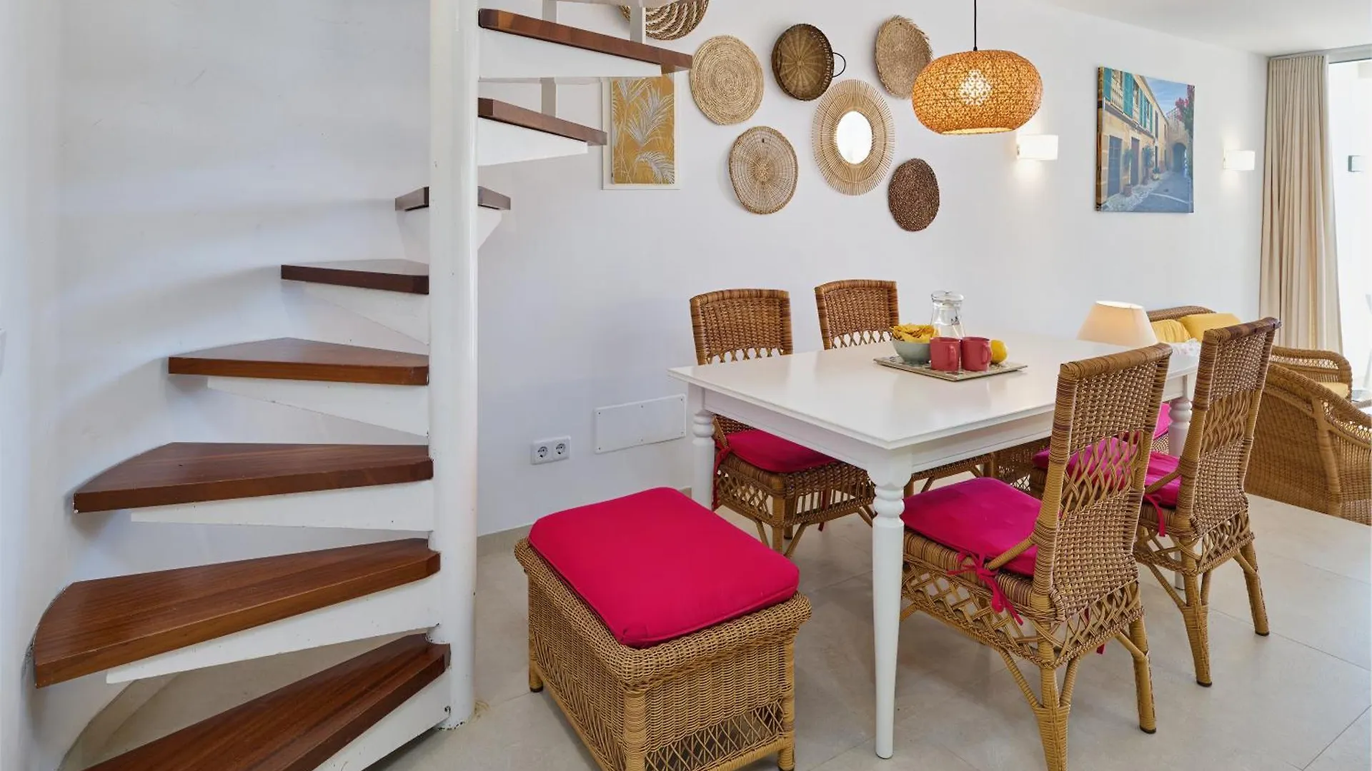 Waterfront Apartment 'Maria'. Pool. Wifi Santanyi