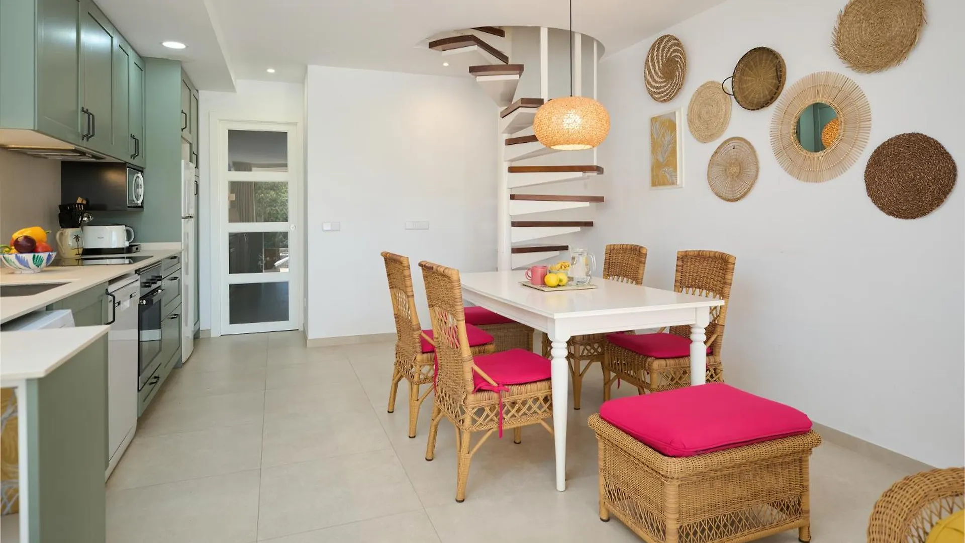 Waterfront Apartment 'Maria'. Pool. Wifi Santanyi Spanje